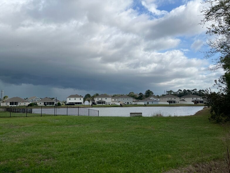 Building Photo - 116 College St