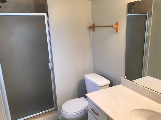 Building Photo - 440 W Santa Barbara St