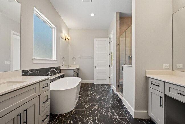 Building Photo - 3018 Sunridge Dr