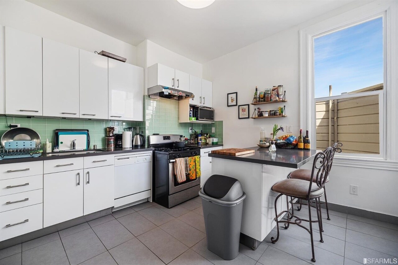 Building Photo - 1058 Divisadero St