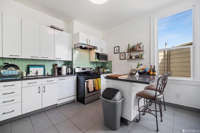 Building Photo - 1058 Divisadero St