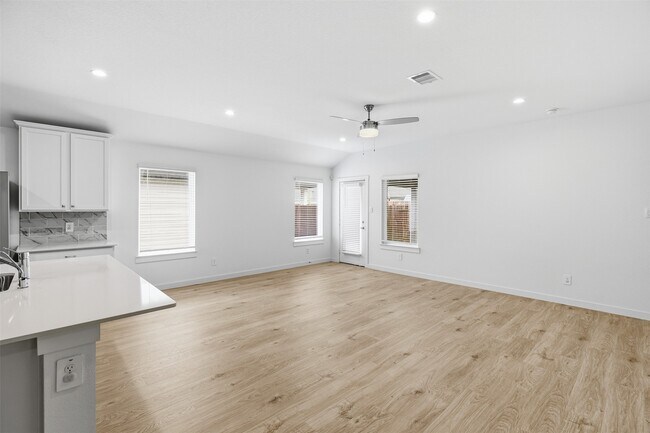 Building Photo - 31814 Hallington Hl Ln
