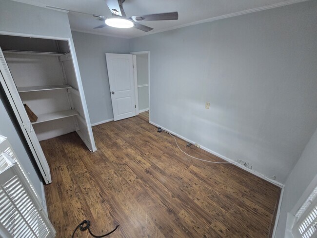 Building Photo - 1307 Point Peter Rd