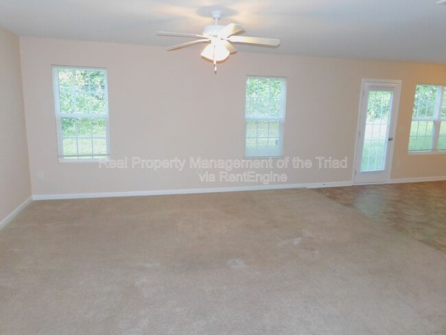 Building Photo - 4621 Chapel Ridge Dr