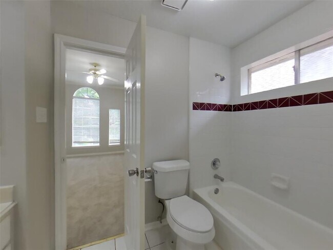 Building Photo - 7302 Emerald Glen Dr