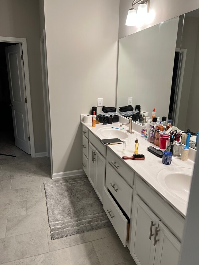 Building Photo - 3469 Minister Aly