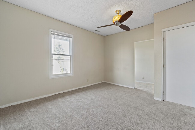 Building Photo - 921 S Sprague Ave