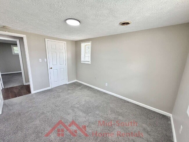 Building Photo - 225 N Tipton St