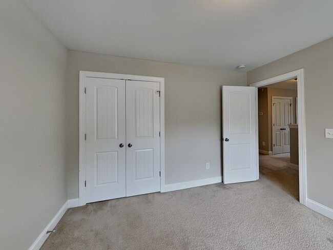Building Photo - 105 Hilldebrant Dr