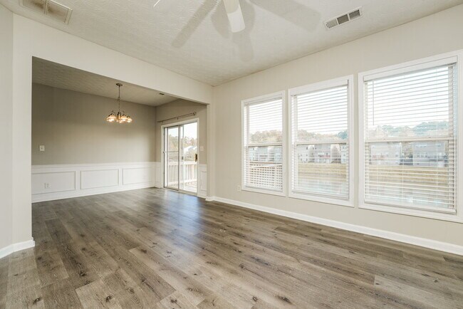 Building Photo - 411 Pondweed Dr