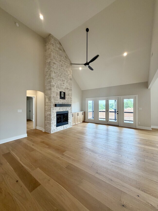 Building Photo - 204 Crest Ridge Ct
