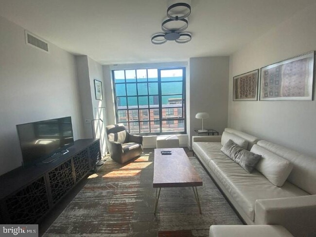 Building Photo - 45 Sutton Square SW