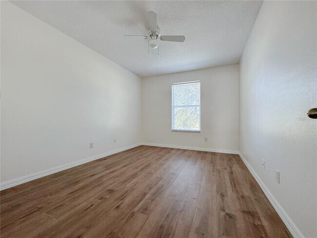 Building Photo - 760 Cresting Oak Cir