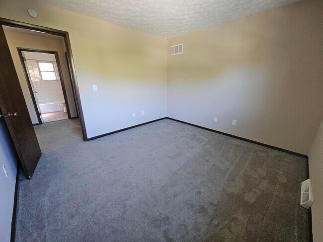 Building Photo - 6648 Kennerdown St