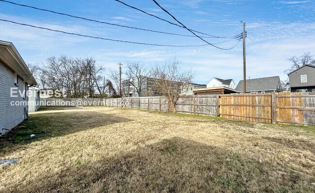 Building Photo - 1728 17th Ave N