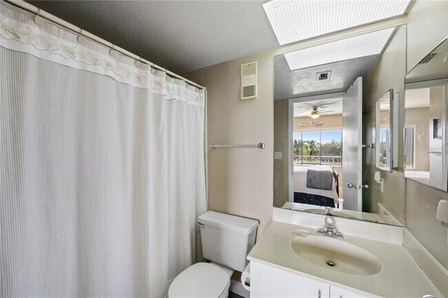 Building Photo - 1515 Pinellas Bayway S