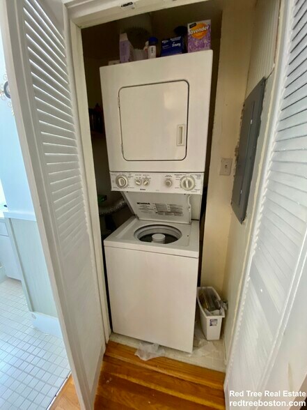 Building Photo - 56 Jackson St