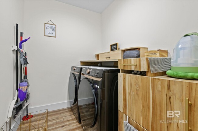 Building Photo - 350 Allison Ct