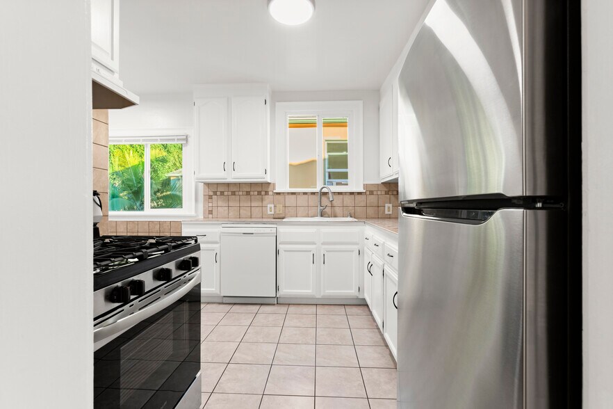 Building Photo - 518 N Genesee Ave