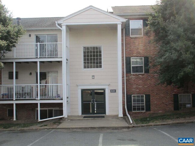 Building Photo - 820 Runnel Ct