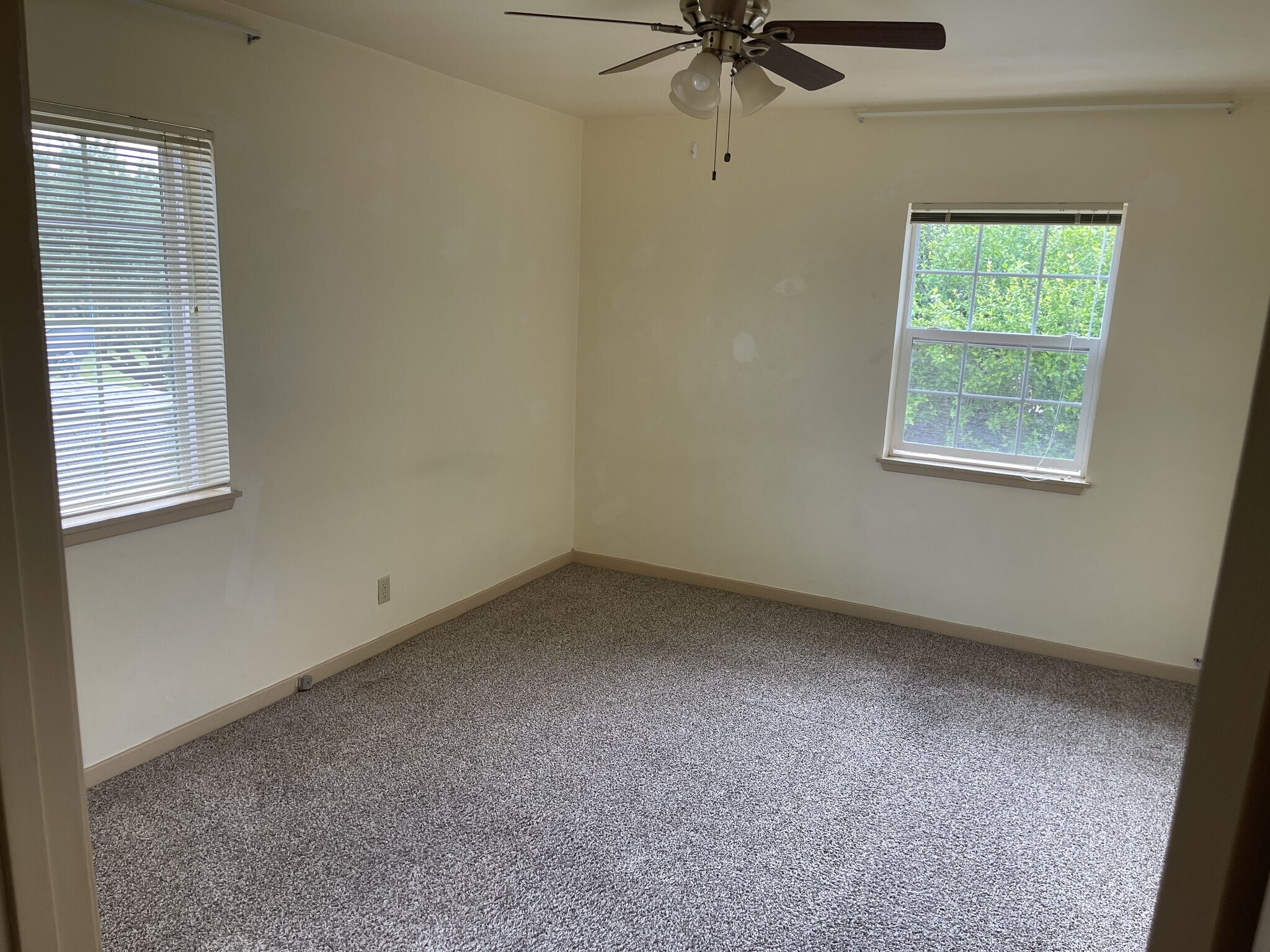 Building Photo - 504 W Marlette St