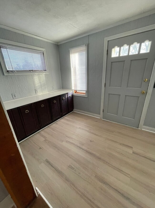 Building Photo - ? Newly Remodeled 2-Bedroom Apartment! ?