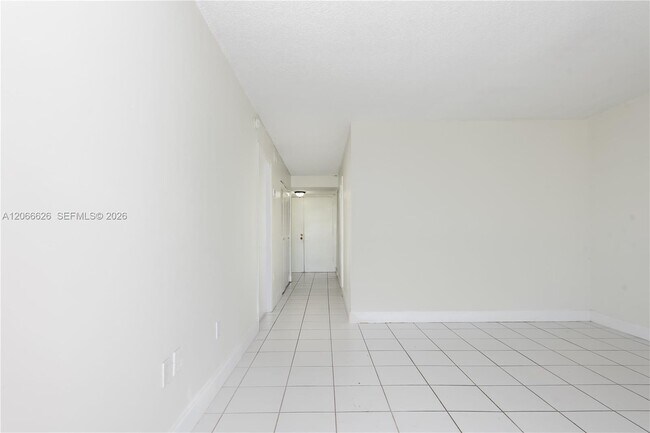 Building Photo - 16751 NE 9th Ave