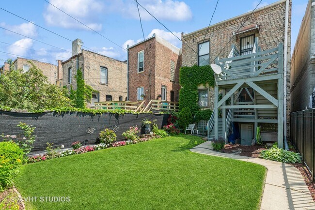 Building Photo - 3136 S Prairie Ave