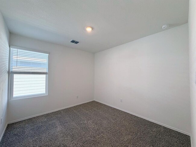 Building Photo - 202 Constanza Trl