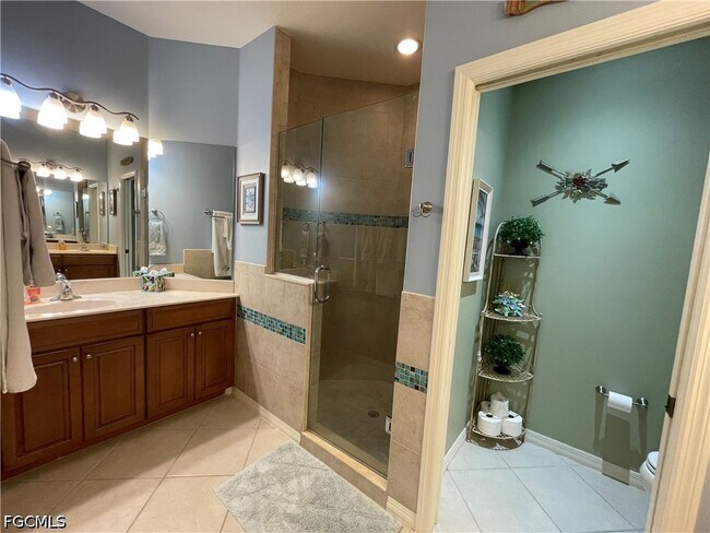 Building Photo - 10630 Camarelle Cir