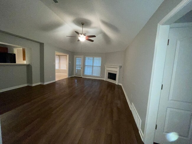 Building Photo - Leewood