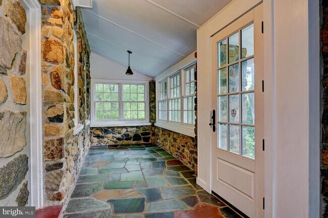 Building Photo - 353 Cherry Hill Rd