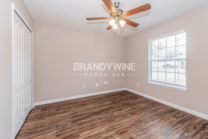 Building Photo - 11921 Dover Village Dr W