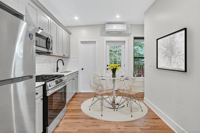 Building Photo - 79 Main St