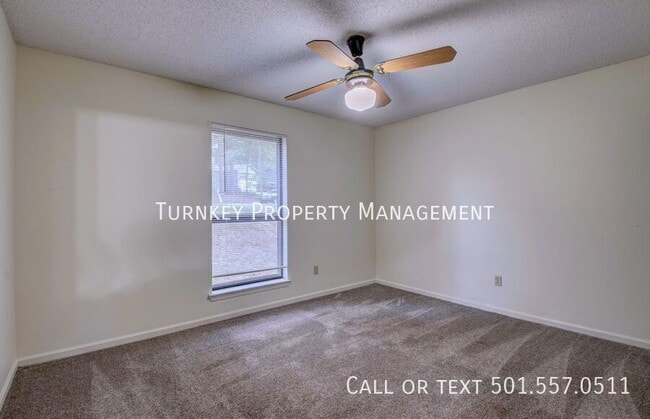 Building Photo - 811 Cedar Ridge Dr