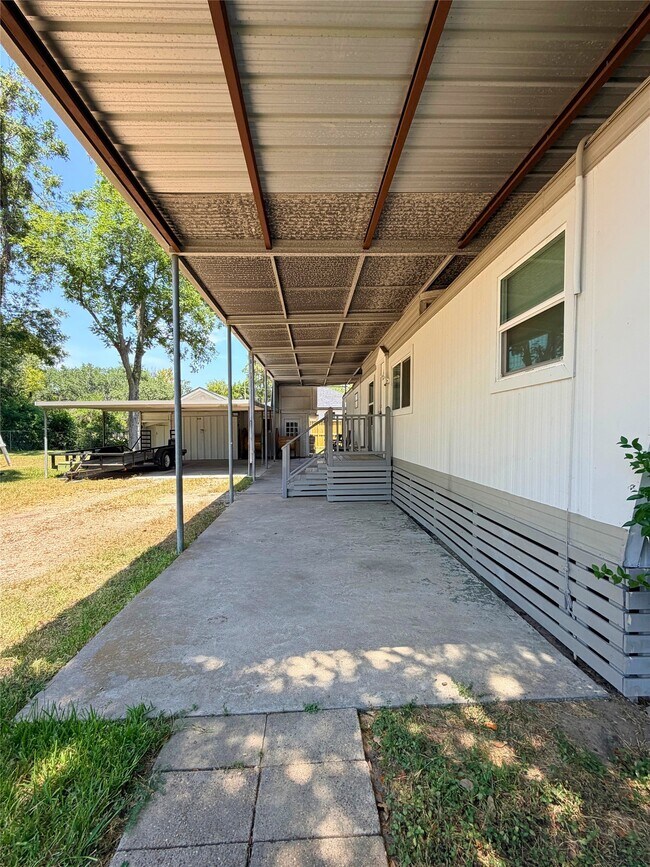 Building Photo - 310 E Jack Ave