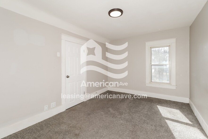 Building Photo - 619 W Cleveland Ave