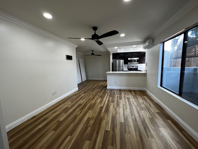 Building Photo - 1463 Essex St