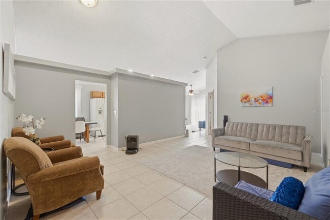 Building Photo - 334 Brayton Ln
