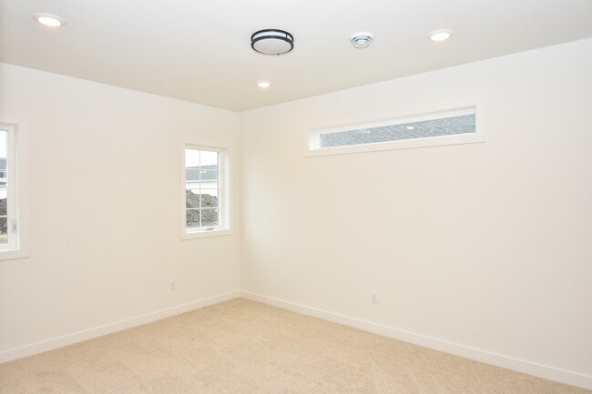 Building Photo - 6706 71st Ave S