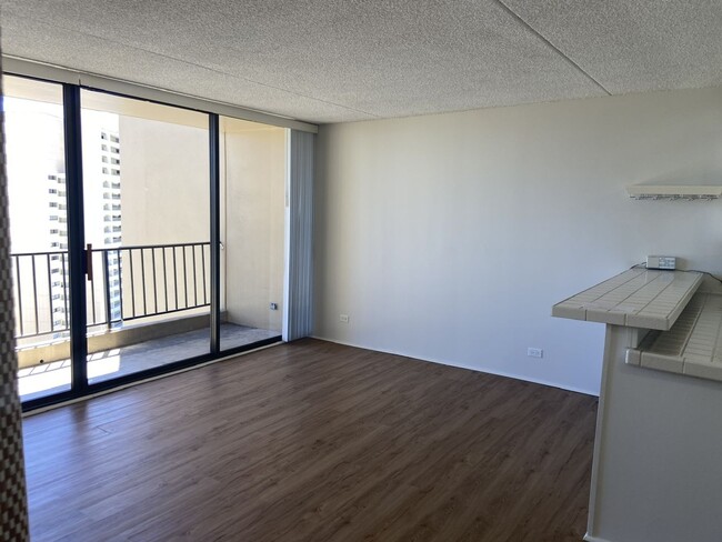 Primary Photo - 1 bedroom in Chateau Waikiki