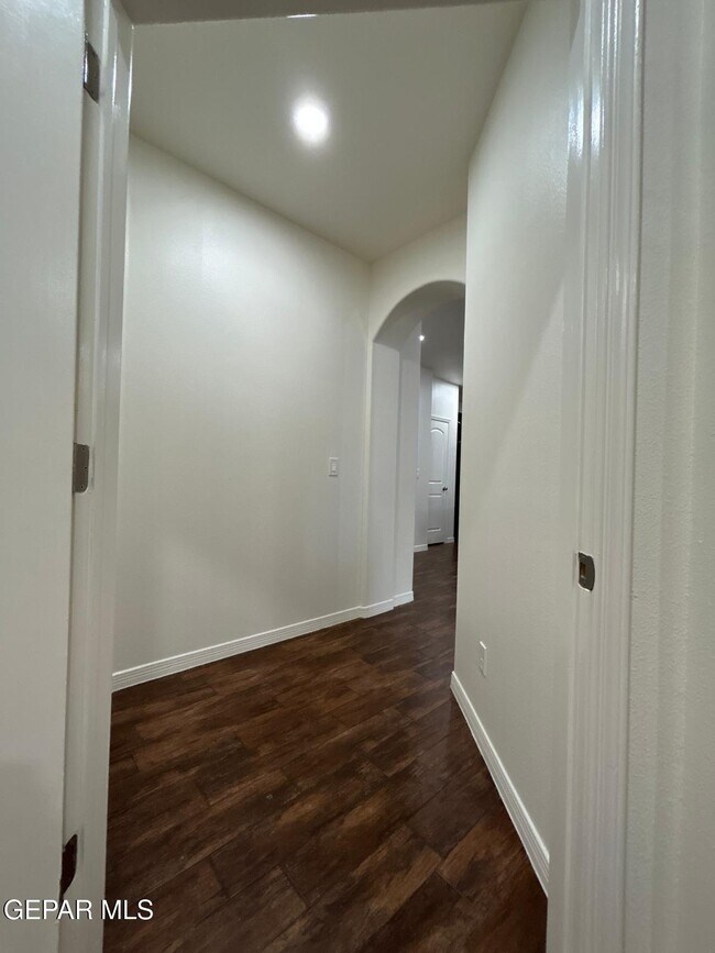 Building Photo - 7349 Skyrocket Dr