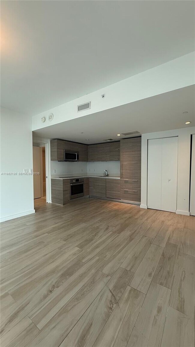 Building Photo - 1300 S Miami Ave