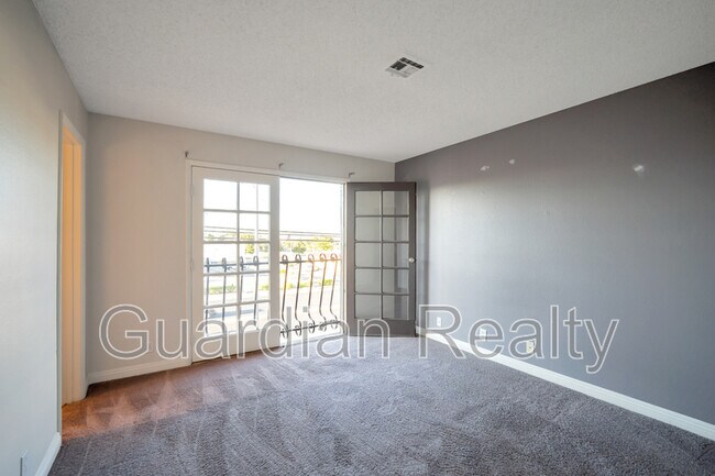 Building Photo - 2882 Calle Del Oro