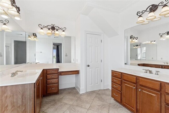 Building Photo - 109 Grand Champions Ln