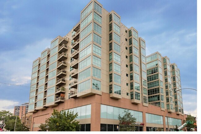 Building Photo - 1550 E Royall Pl