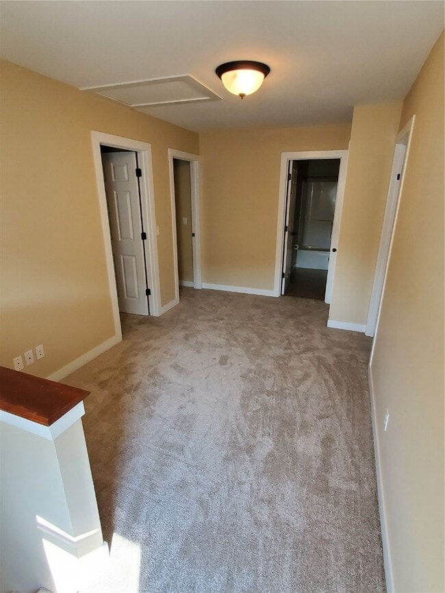 Building Photo - 233 Sunset Villa Cir