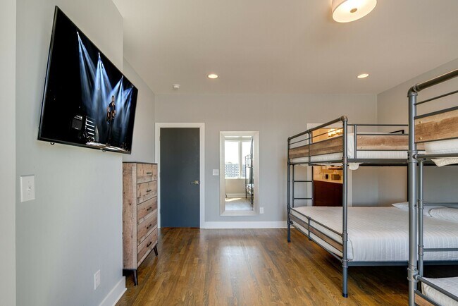 Building Photo - 2910 Felicia St