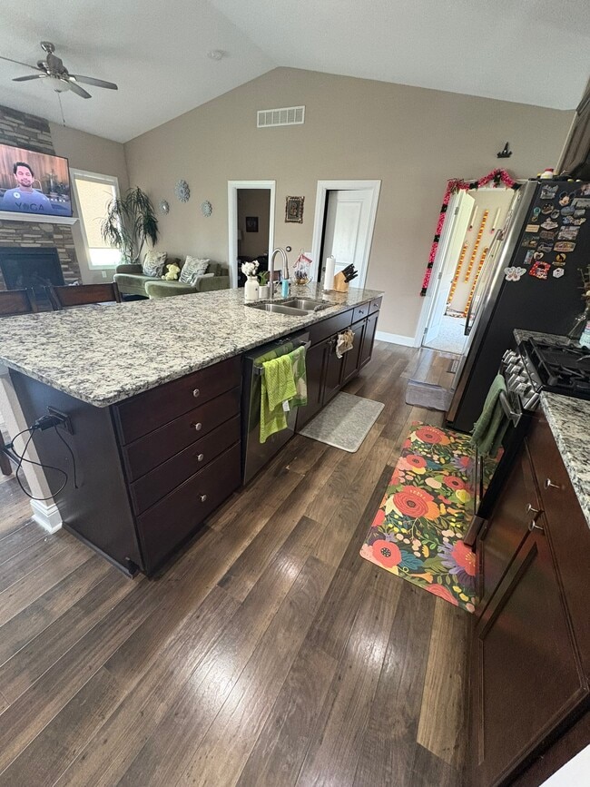 Building Photo - 5668 Prairie Grass Dr