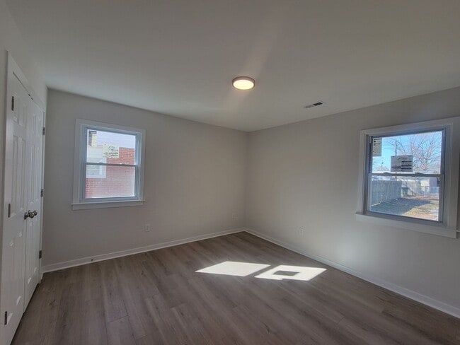 Building Photo - 3719 Moody Ave